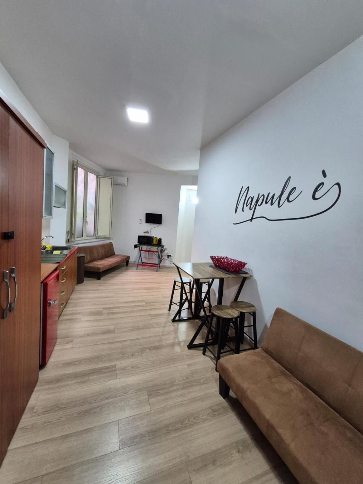 Appartamento A Casa Di Ilaria Napoli Esterno foto